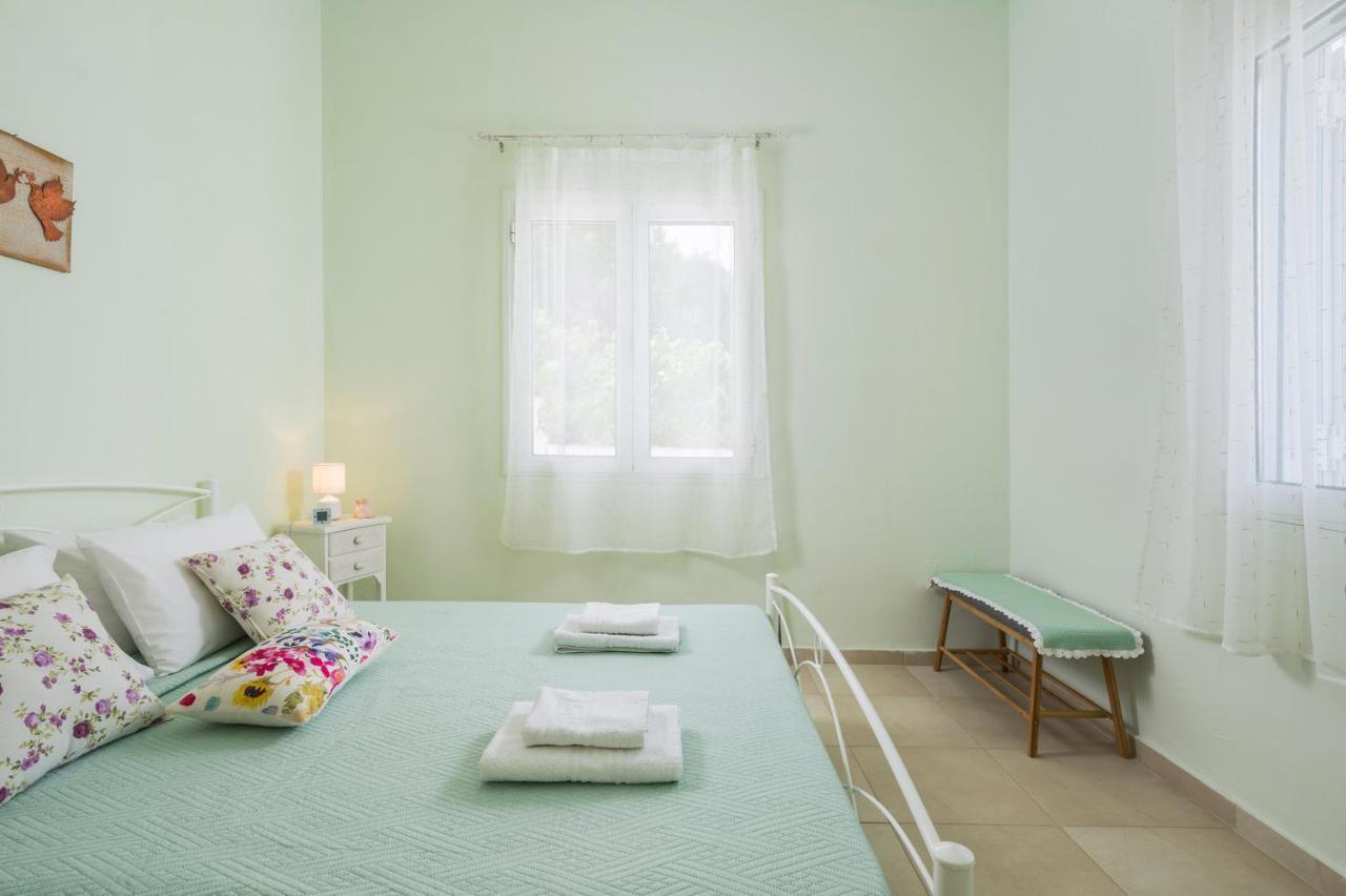Villa Olive Breeze à Kíssamos Extérieur photo