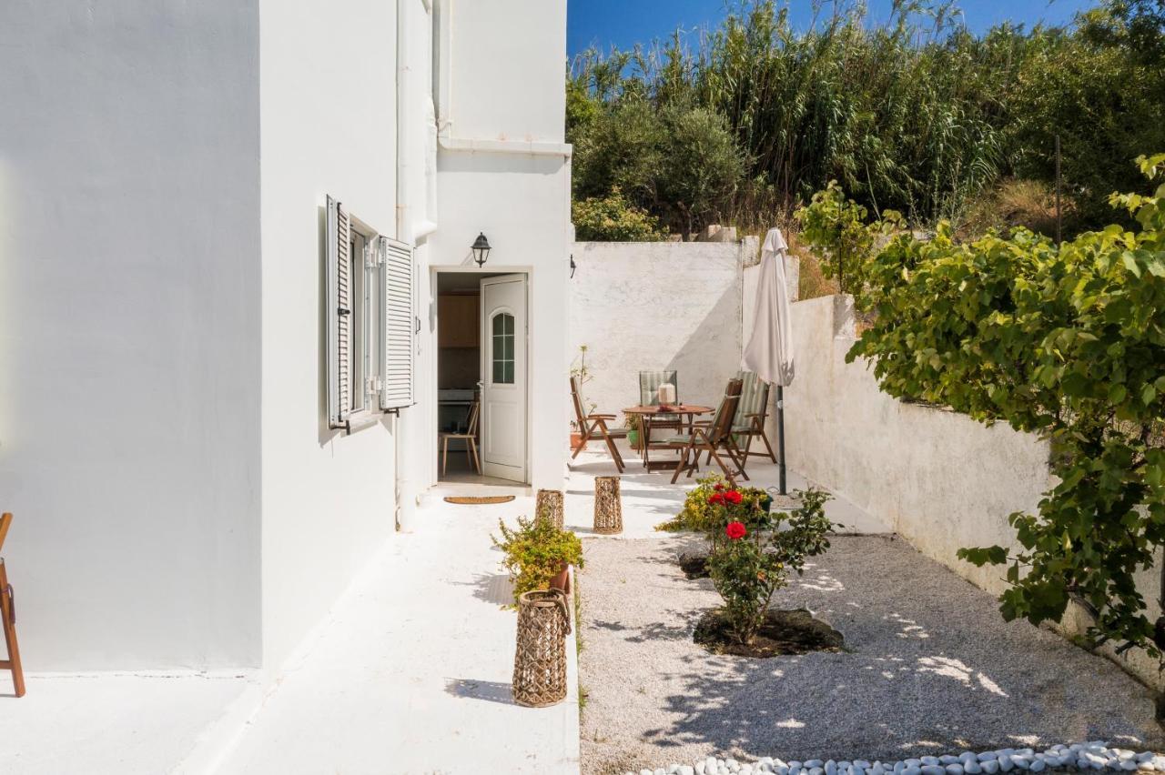 Villa Olive Breeze à Kíssamos Extérieur photo